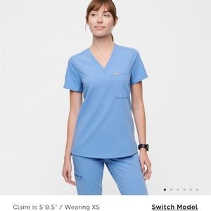 Catarina One-Pocket Scrub Top